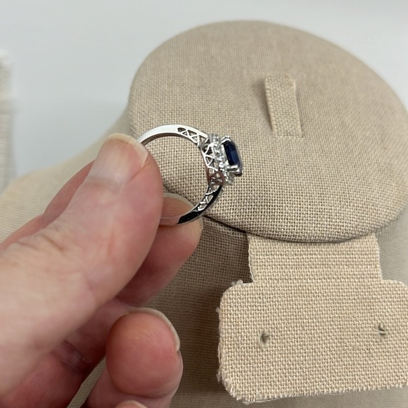 Sterling Silver 925 💎 Blue Sapphire CZ Halo Ring - Size 7 - Picture 11 of 17